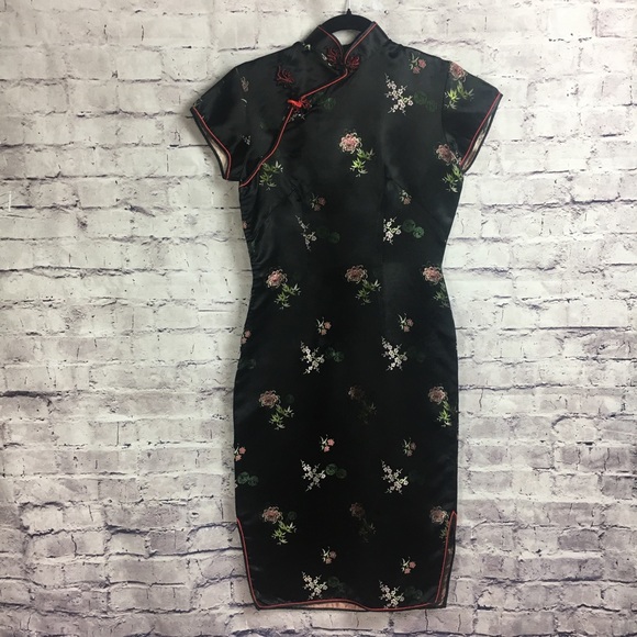 1950s Vintage Silk Cheongsam Qipao from Hong Kong - Picture 5 of 8